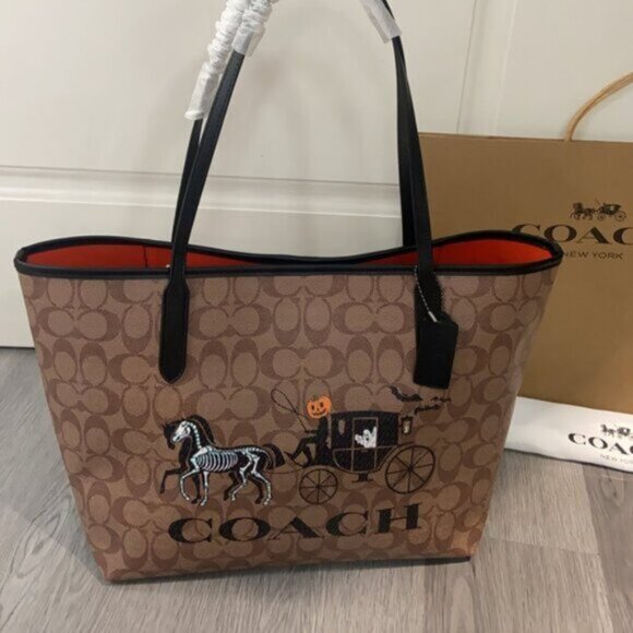 Coach Halloween tote and pumpkin driver coach wagon new - Picture 1 of 7